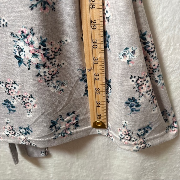 Nanette Lepore Floral Gray Wrap Tunic Top Medium - Picture 7 of 8